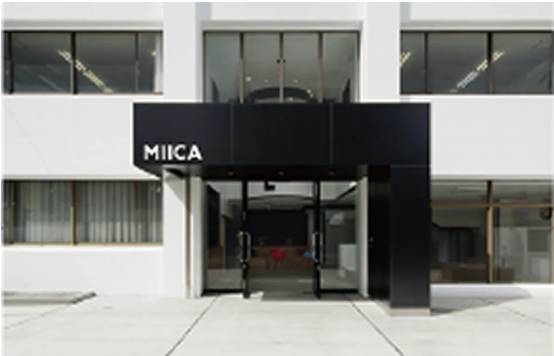 東京表現高等学院MIICA外観